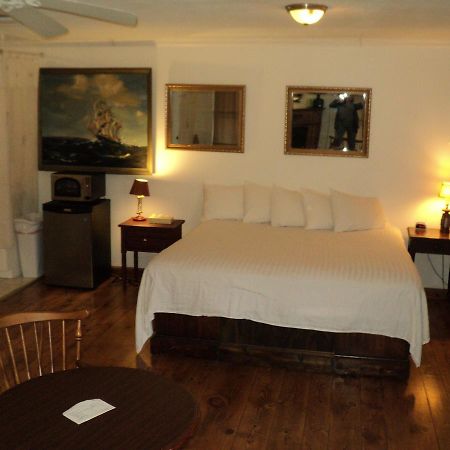 Harbor Haus Inn & Suites ハーマン エクステリア 写真