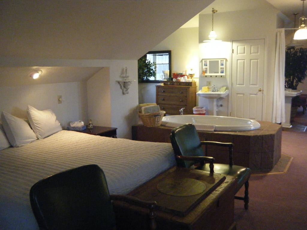 Harbor Haus Inn & Suites ハーマン 部屋 写真