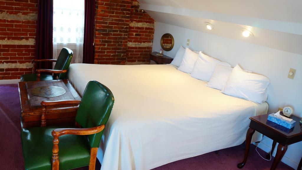 Harbor Haus Inn & Suites ハーマン エクステリア 写真
