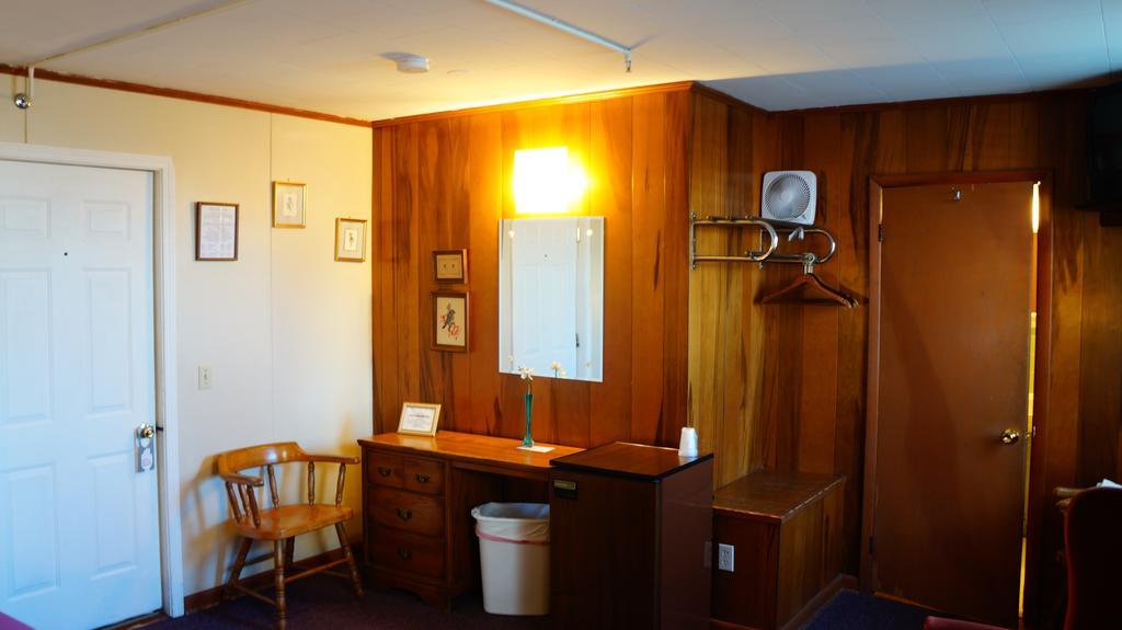 Harbor Haus Inn & Suites ハーマン エクステリア 写真