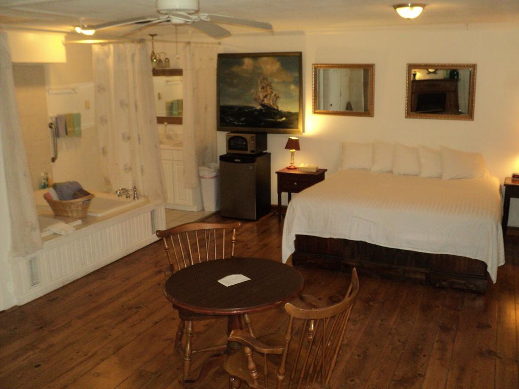 Harbor Haus Inn & Suites ハーマン エクステリア 写真