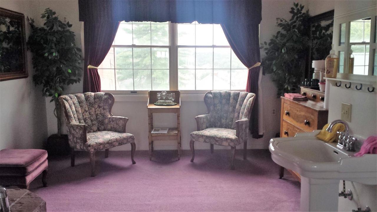 Harbor Haus Inn & Suites ハーマン エクステリア 写真