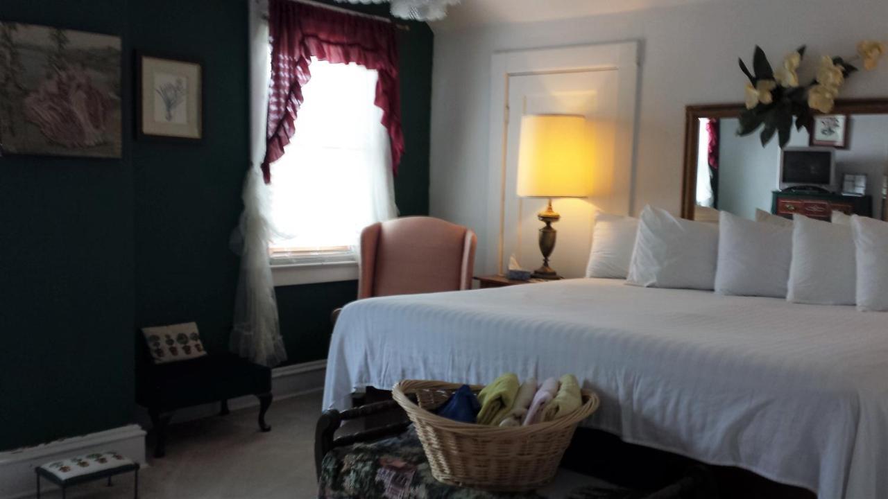 Harbor Haus Inn & Suites ハーマン エクステリア 写真